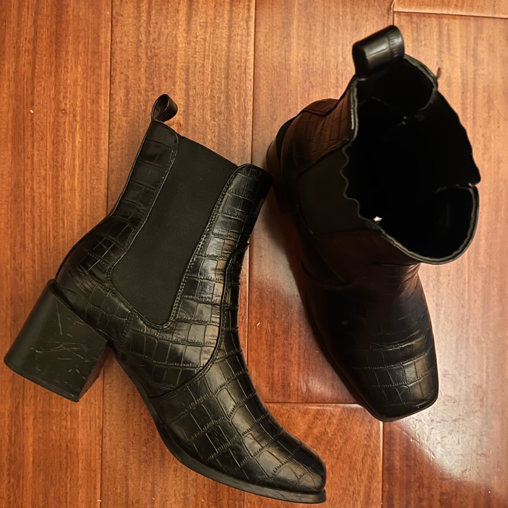 Nasty Gal “Snake” print Boots Womens 8
